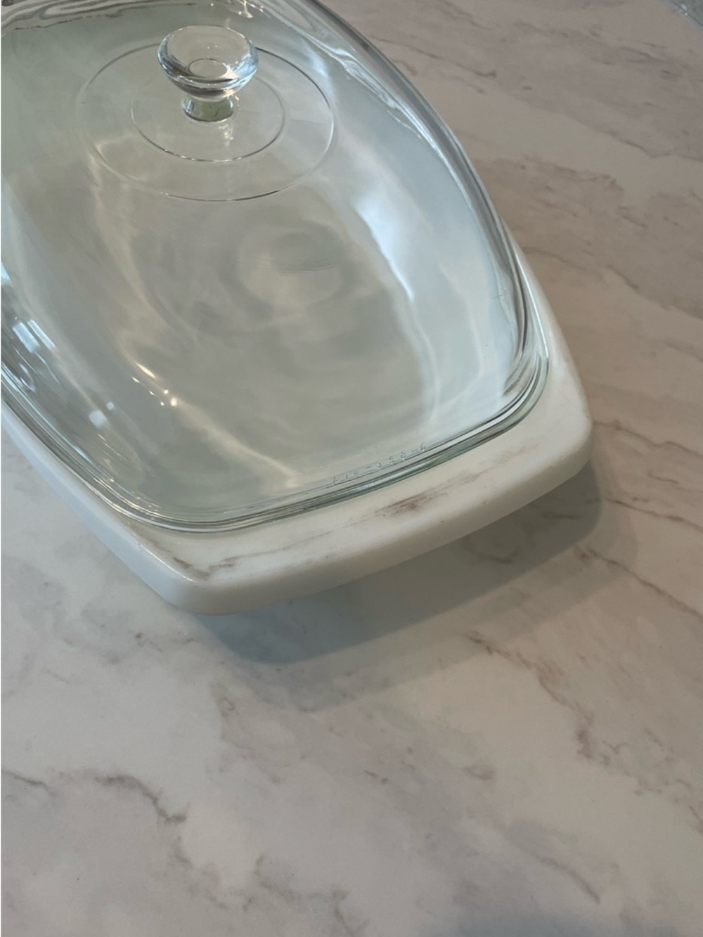 Vintage Pyrex Golden Honeysuckle Casserole Dish with lid - 2.5 Quart - Picture 6 of 8